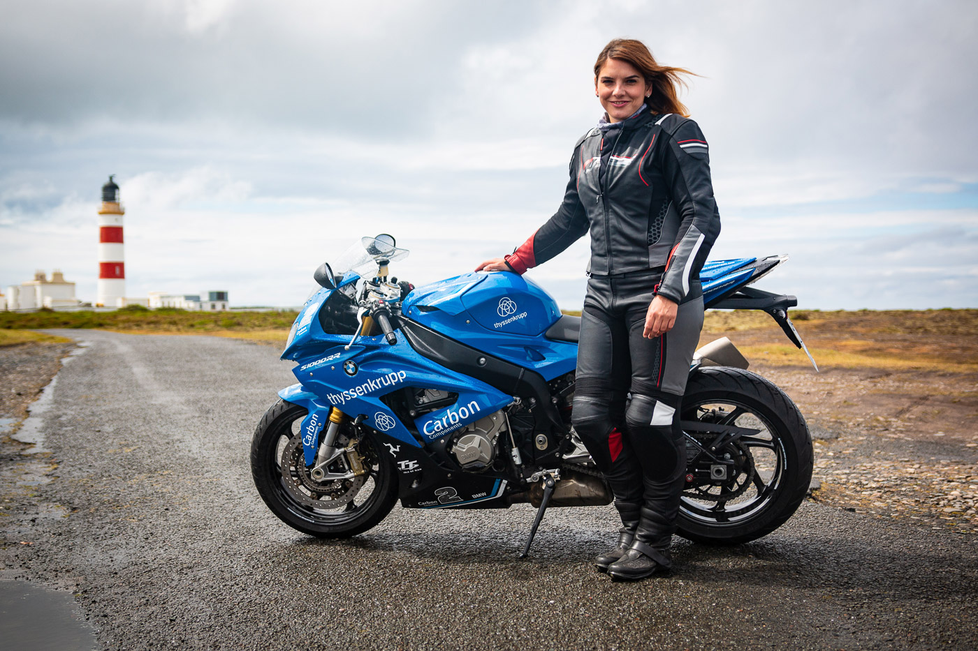Nicole Ritter mit Motorrad